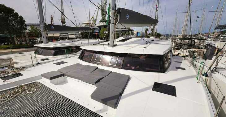 Rent a catamaran in SCT Marina - Fountaine Pajot Astrea 42 - 4 + 1 cab.