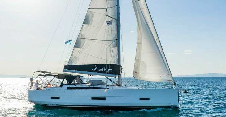 Rent a sailboat in Volos - Dufour 430