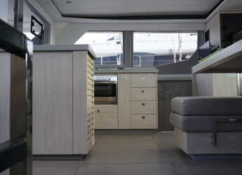 Rent a catamaran in Alimos Marina - Leopard 45