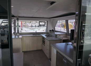 Rent a catamaran in Alimos Marina - Leopard 45