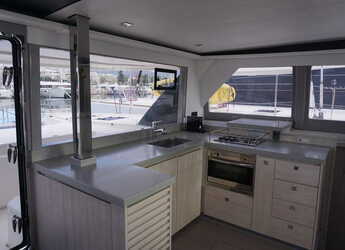 Rent a catamaran in Alimos Marina - Leopard 45