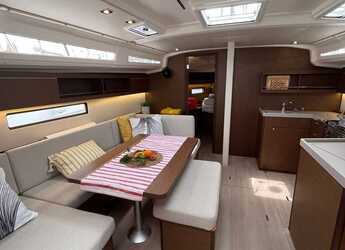 Chartern Sie segelboot in ACI Marina Split - Oceanis 40.1