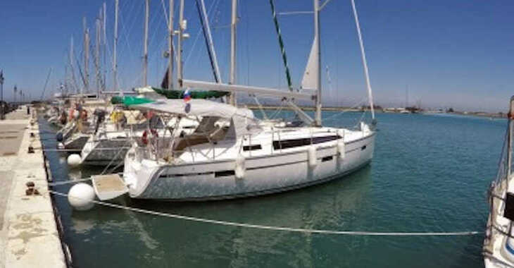 Rent a sailboat in Nikiana Marina - Bavaria 37