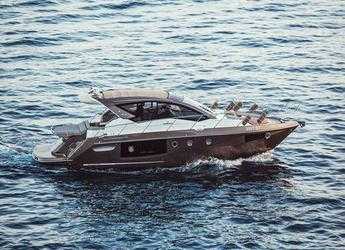 Chartern Sie motorboot in Marina Kastela - Cranchi M44 HT