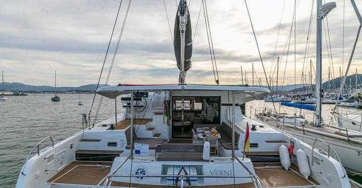 Rent a catamaran in Monte Real Club de Yates de Baiona - Lagoon 42