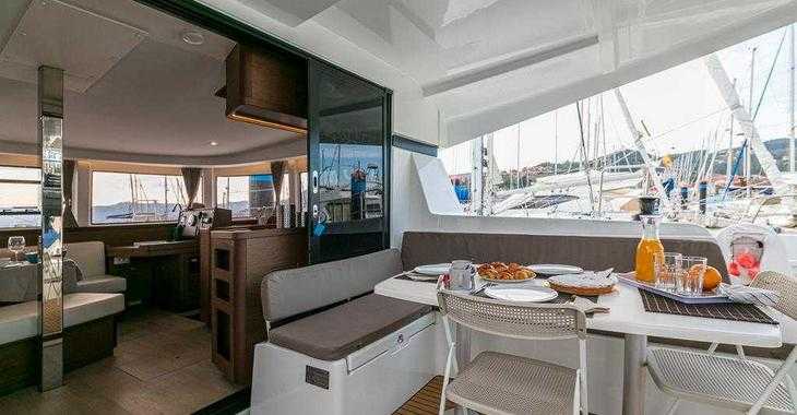 Alquilar catamarán en Monte Real Club de Yates de Baiona - Lagoon 42