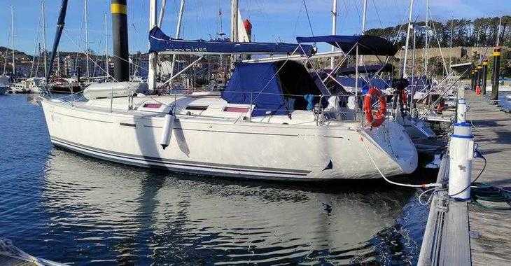 Rent a sailboat in Monte Real Club de Yates de Baiona - Dufour 385