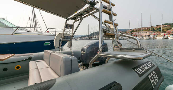 Louer bateau à moteur à Monte Real Club de Yates de Baiona - Vanguard 760