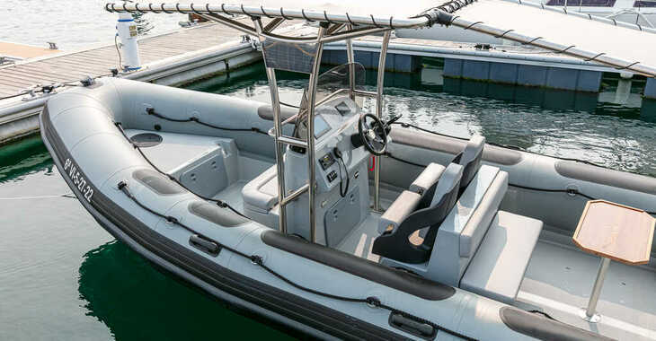 Louer bateau à moteur à Monte Real Club de Yates de Baiona - Vanguard 760