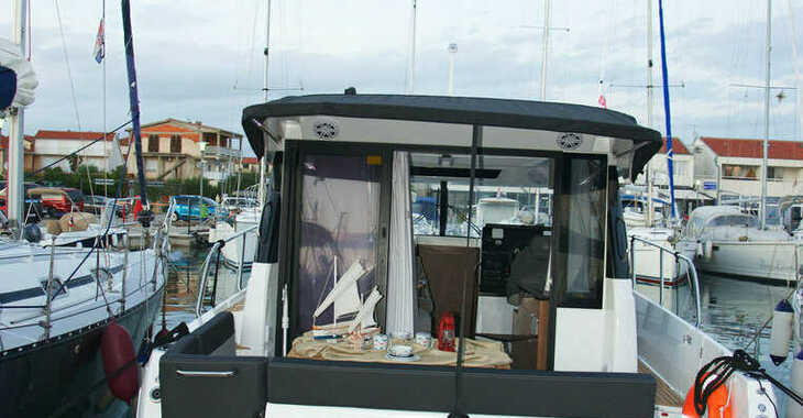Rent a motorboat in Marine Pirovac - Merry Fisher 1095