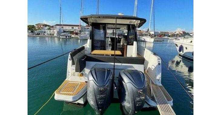 Rent a motorboat in Marine Pirovac - Merry Fisher 1095