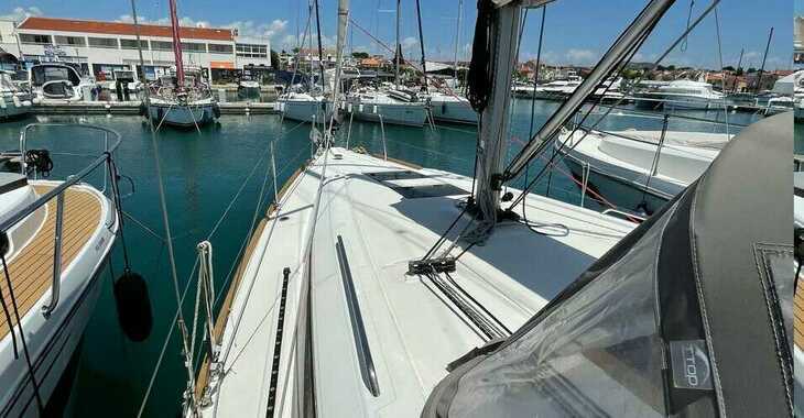 Rent a sailboat in Marine Pirovac - Oceanis 35.1