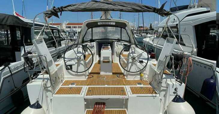 Rent a sailboat in Marine Pirovac - Oceanis 35.1