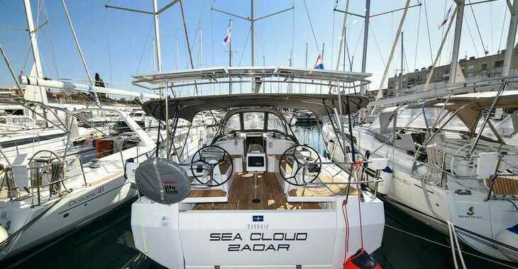 Rent a sailboat in Zadar Marina - Bavaria C38