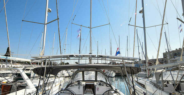 Chartern Sie segelboot in Zadar Marina - Bavaria C38