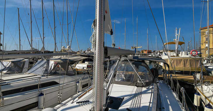 Chartern Sie segelboot in Zadar Marina - Bavaria C38