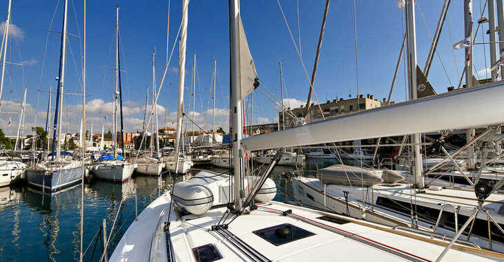Chartern Sie segelboot in Zadar Marina - Oceanis 40.1