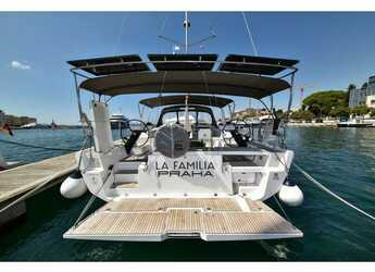 Chartern Sie segelboot in Zadar Marina - Dufour 470