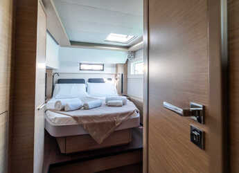 Alquilar catamarán en Porto Capo d'Orlando Marina - Lagoon 46