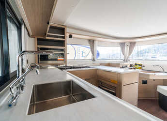 Alquilar catamarán en Porto Capo d'Orlando Marina - Lagoon 46