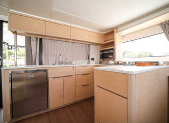 Alquilar catamarán en Porto Olbia - Lagoon 46 