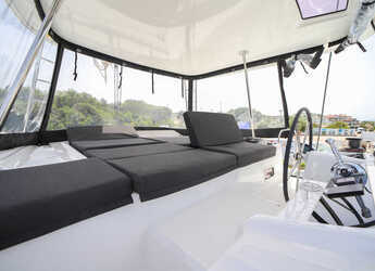 Alquilar catamarán en Porto Olbia - Lagoon 46 