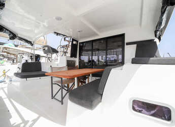 Alquilar catamarán en Porto Olbia - Lagoon 46 