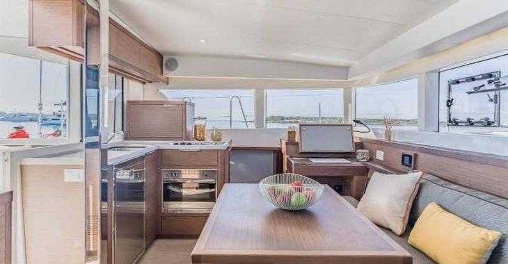 Rent a catamaran in Porto Olbia - Lagoon 40 (3 cab)
