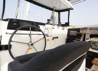 Alquilar catamarán en Porto Olbia - Lagoon 42