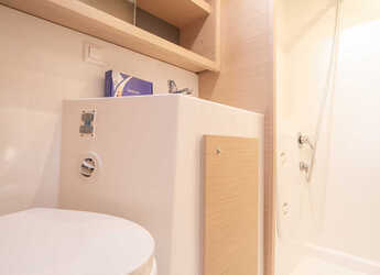 Alquilar catamarán en Porto Olbia - Lagoon 42