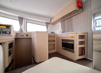 Alquilar catamarán en Porto Olbia - Lagoon 42