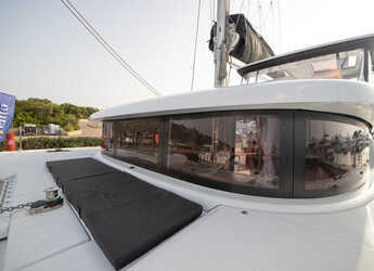 Alquilar catamarán en Porto Olbia - Lagoon 42