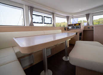 Alquilar catamarán en Porto Olbia - Lagoon 42