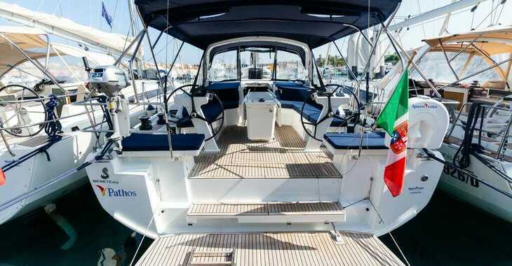 Rent a sailboat in Marina di Portorosa - Oceanis 46.1