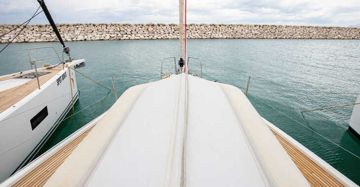 Rent a sailboat in Marina d'Arechi - Oceanis 51.1