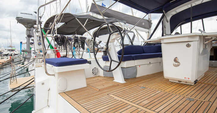 Rent a sailboat in Marina d'Arechi - Oceanis 51.1