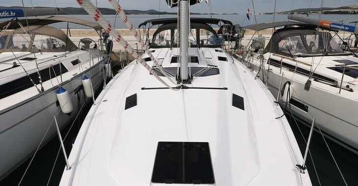 Rent a sailboat in Marina Kornati - Elan Impression 43 - 3 cabins, PRESTIGE