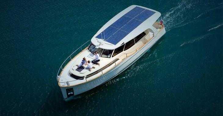Rent a motorboat in Marina Kornati - Greenline 33