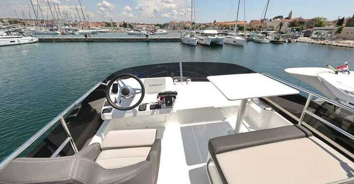 Rent a motorboat in Kornati Marina - Merry Fisher 1095 FLY