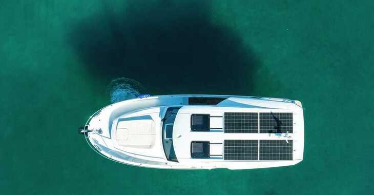Rent a motorboat in Kornati Marina - Greenline 39