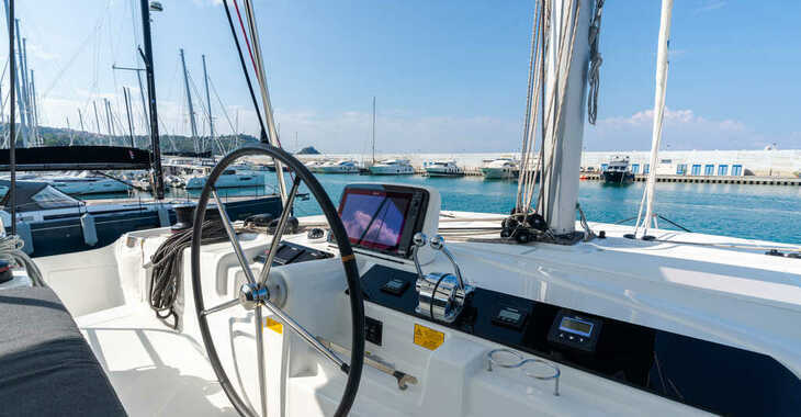 Alquilar catamarán en Porto Capo d'Orlando Marina - Lagoon 46