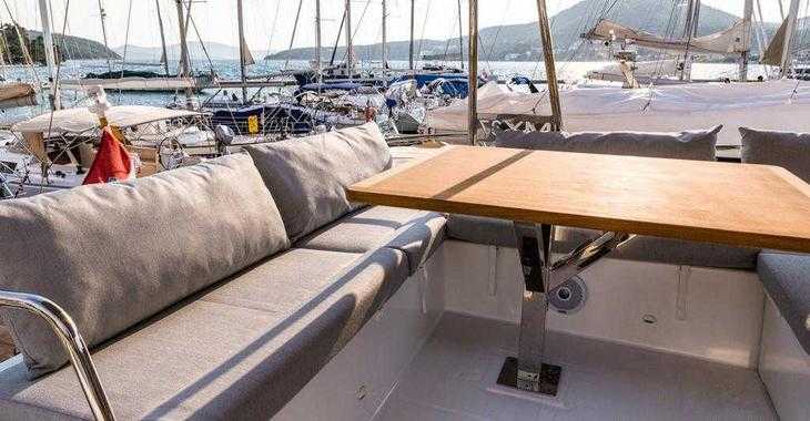 Rent a power catamaran  in Porto Montenegro - Fountaine Pajot MY 37