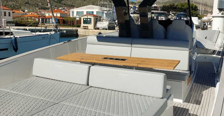 Chartern Sie motorboot in Marina Baotić - Tesoro T40
