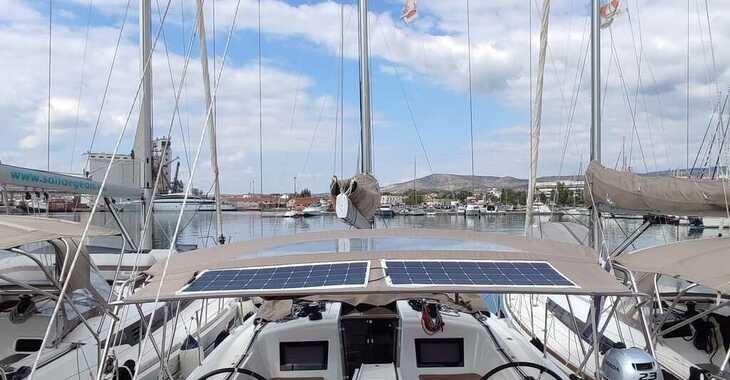 Chartern Sie segelboot in Loutraki Harbour - Sun Odyssey 410