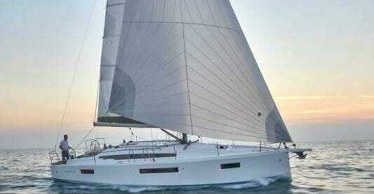 Rent a sailboat in Loutraki Harbour - Sun Odyssey 410