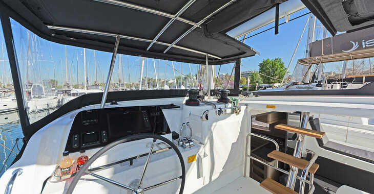 Rent a catamaran in Mykonos Marina - Lagoon 42 A/C & GEN