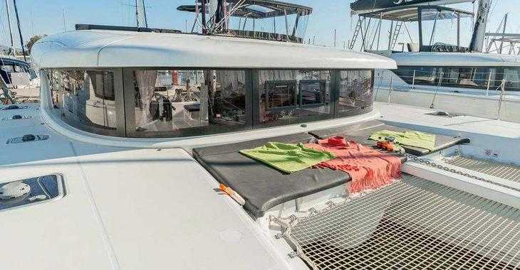 Rent a catamaran in Lefkas Marina - Lagoon 42 A/C & GEN.