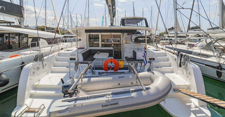 Rent a catamaran in Rhodes Marina - Lagoon 40