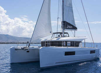 Rent a catamaran in Rhodes Marina - Lagoon 40