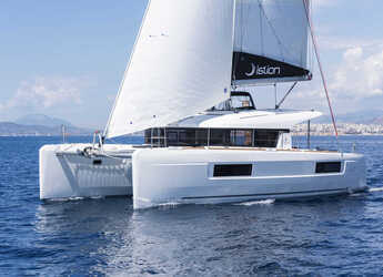 Rent a catamaran in Rhodes Marina - Lagoon 40